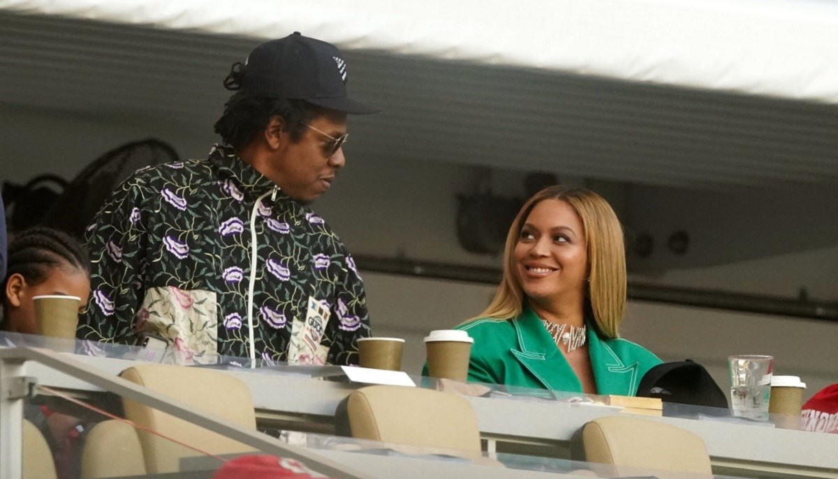 Jay Z objasnio zašto su on i Beyoncé sjedili za vrijeme himne i mnoge iznenadio