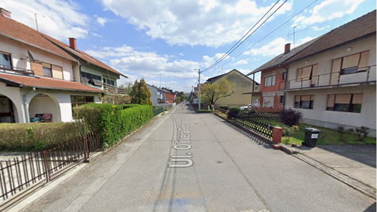 U Sisku vozio s gotovo pet promila, udario stup i otišao kući pješice