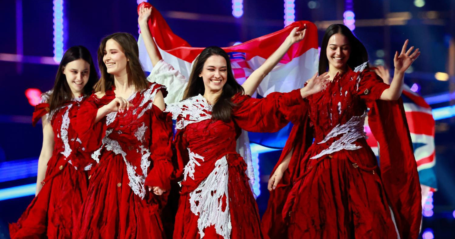 Lelekice prošetale eurovizijskim stageom s hrvatskom zastavom