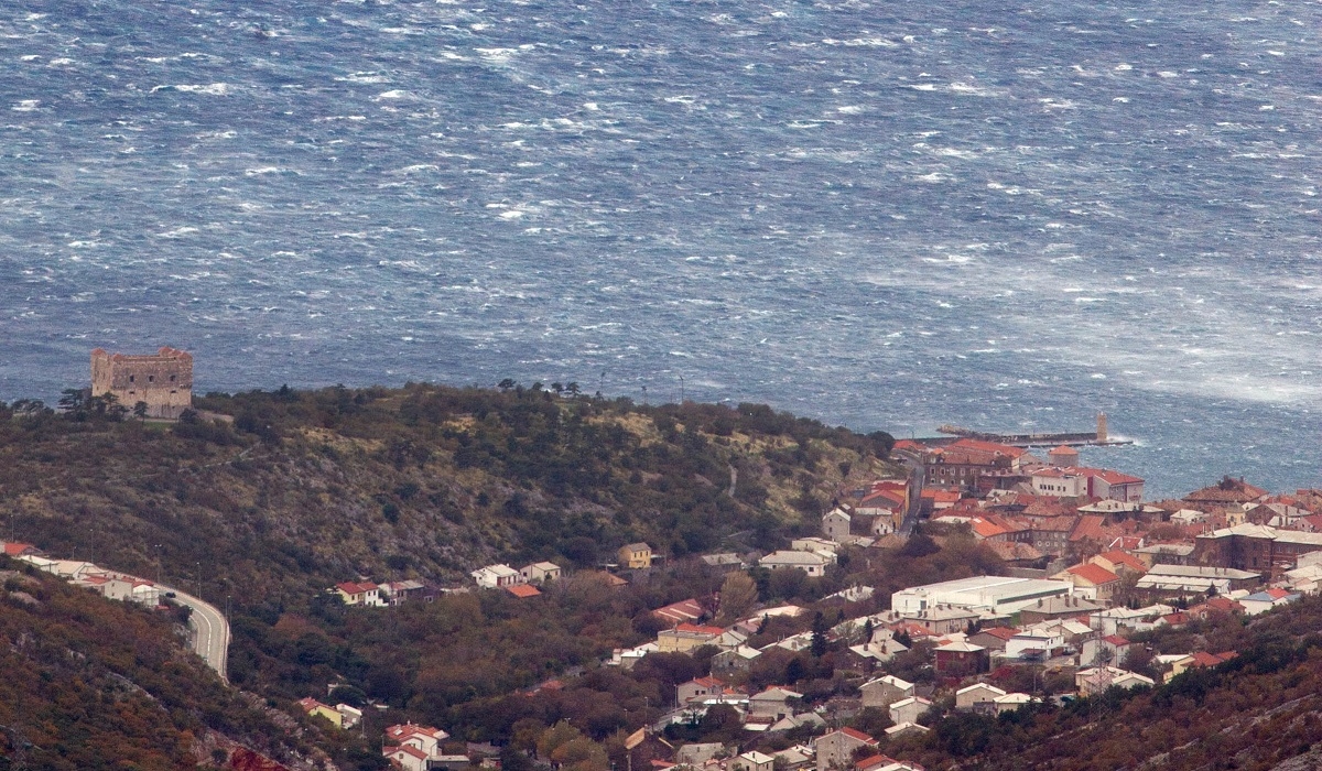 Jak vjetar radi probleme u prometu oko Senja