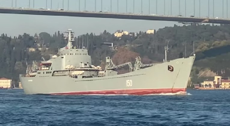Rusija: Izvukli smo svoj desantni brod koji je Ukrajina pogodila raketom