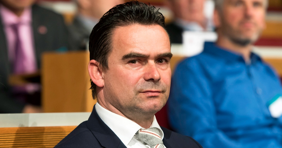 Marc Overmars dao otkaz u belgijskom klubu. Bolestan je