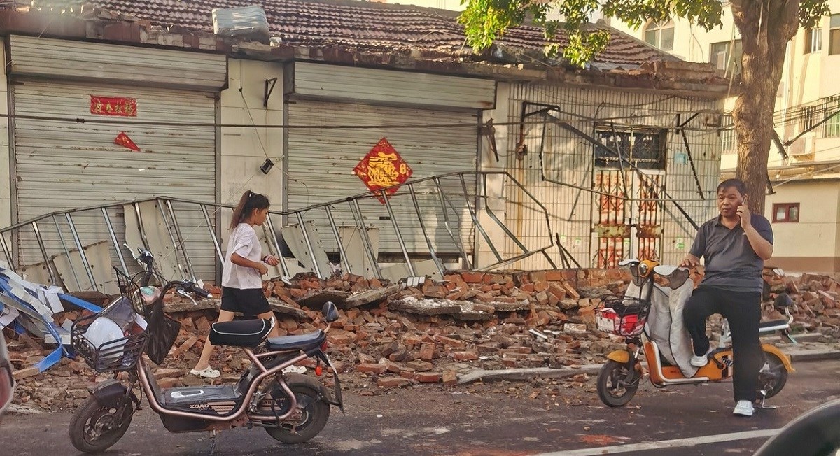 Potres magnitude 5.5 pogodio Kinu. Ozlijeđena 21 osoba, srušeno 126 zgrada