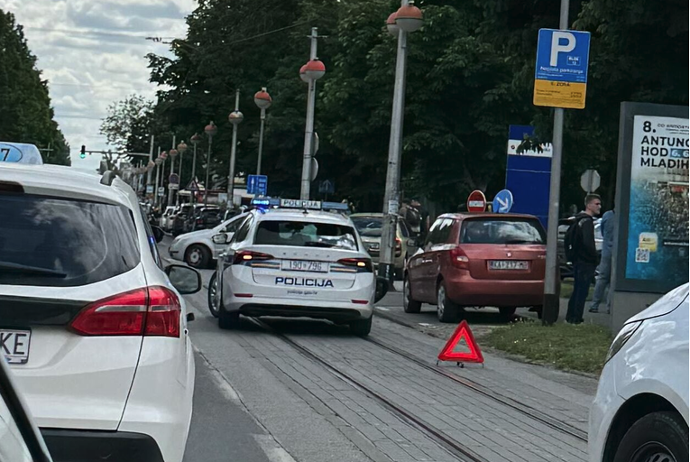 VIDEO Prometna u Zagrebu, stvorila se velika gužva, tramvaji stoje