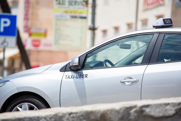 Grad Dubrovnik zaprijetio rent-a-car agencijama, agregatore optužio za kriminal