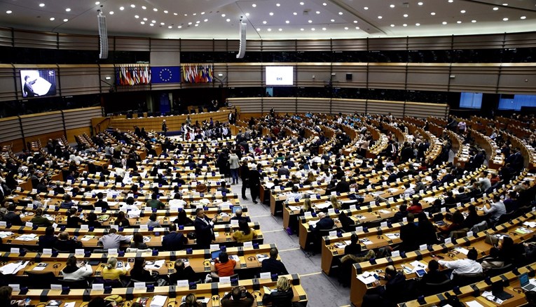 Europarlamentarci žele da se proračun EU za 2023. usredotoči na Ukrajinu i pandemiju