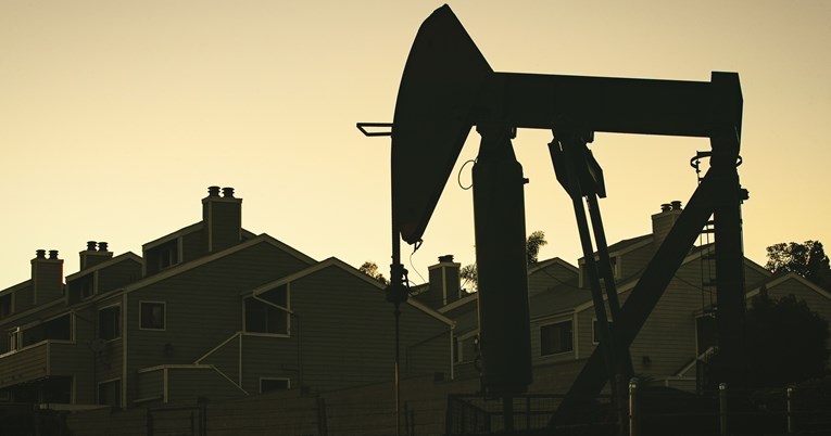 Uragan Sally i pad američkih zaliha podigli cijene nafte iznad 41 dolara