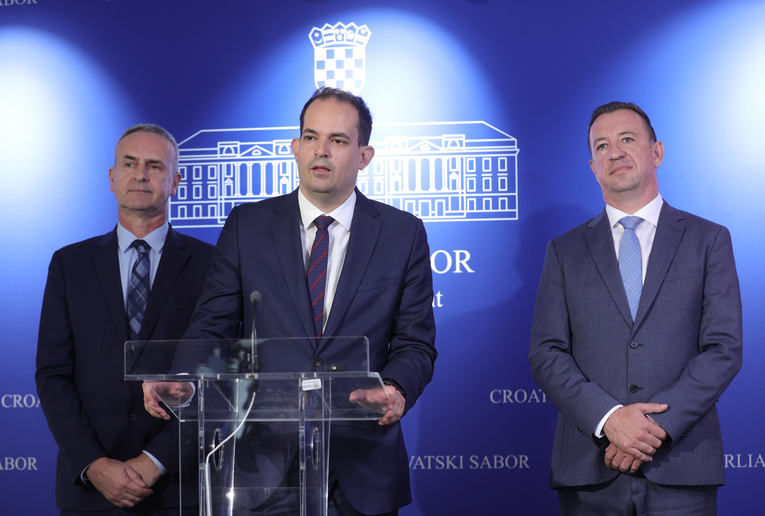 HDZ-ovac: Šimunića su prijavili i SDP-ovci
