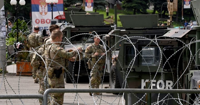 Velika Britanija zbog srpske vojske na granici šalje još vojnika na Kosovo