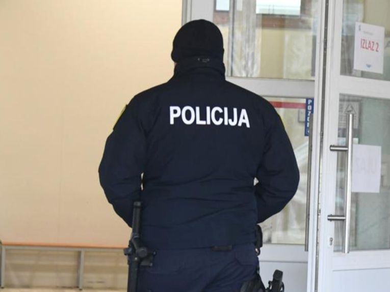 Mladić (22) prodavao marihuanu i gljive maloljetnicima po Koprivnici