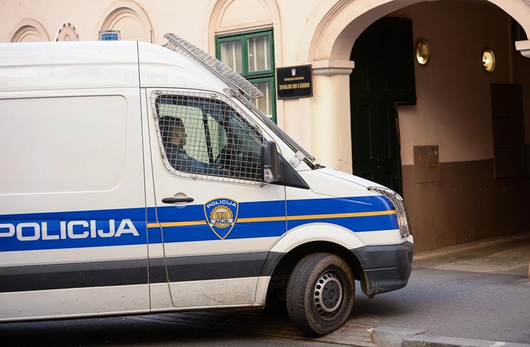Velika akcija policije i USKOK-a u Zagrebu: Uhićeno 14 ljudi, krali od INA-e