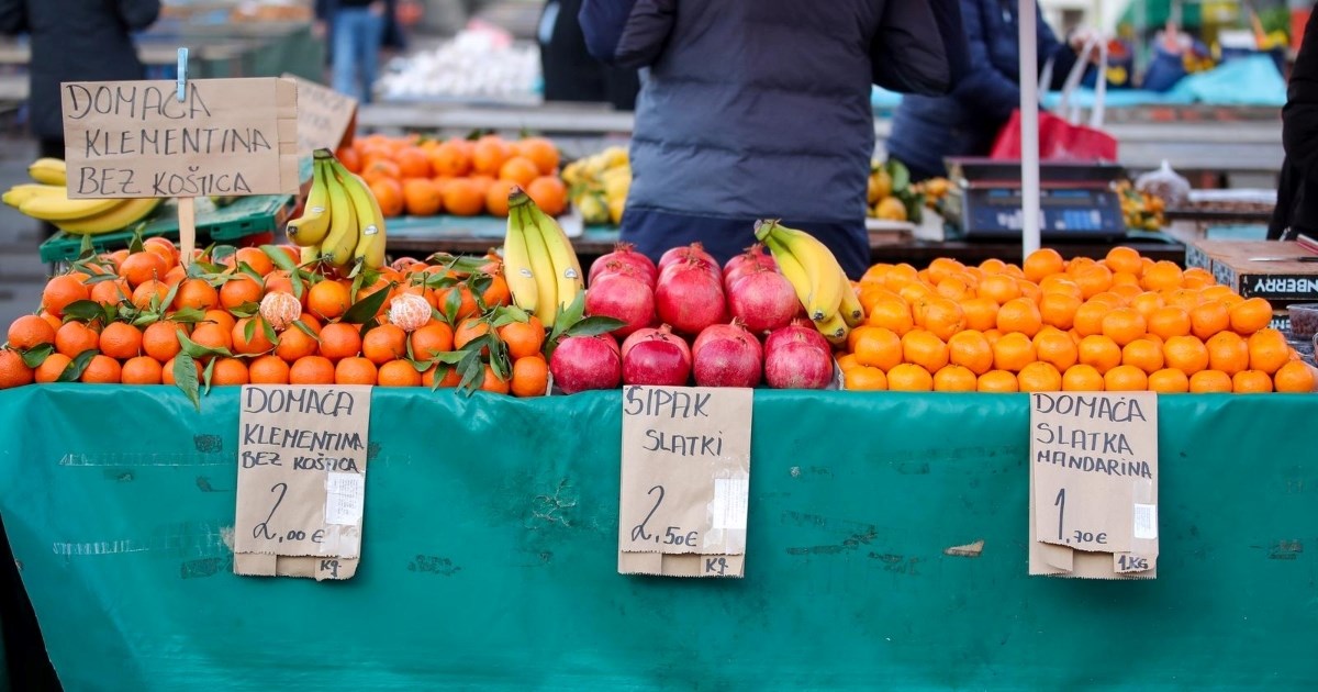 Na zagrebačkim tržnicama cijene su iskazane u eurima. Pogledajte koliko što košta