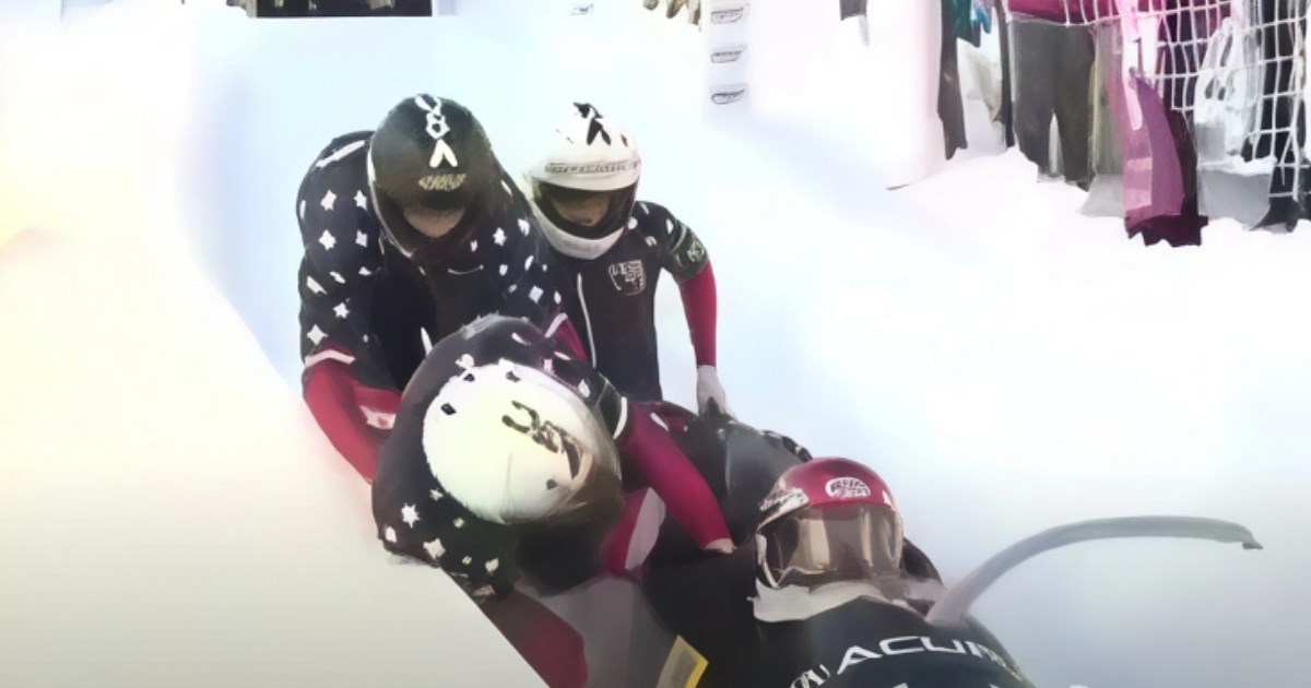 VIDEO Opasna nesreća američke bob-ekipe. Odbijali se od zidova i padali po ledu