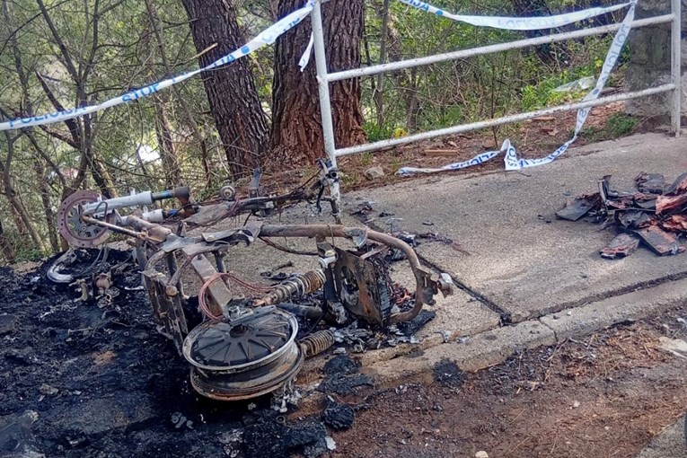 Napadi na strane dostavljače u Rijeci. Jednog napali i tukli, drugom zapalili skuter