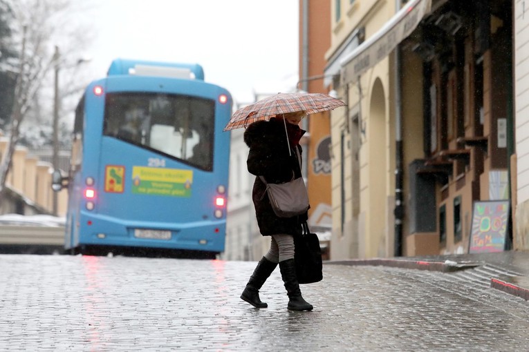 Moguća poledica na cestama, pripazite