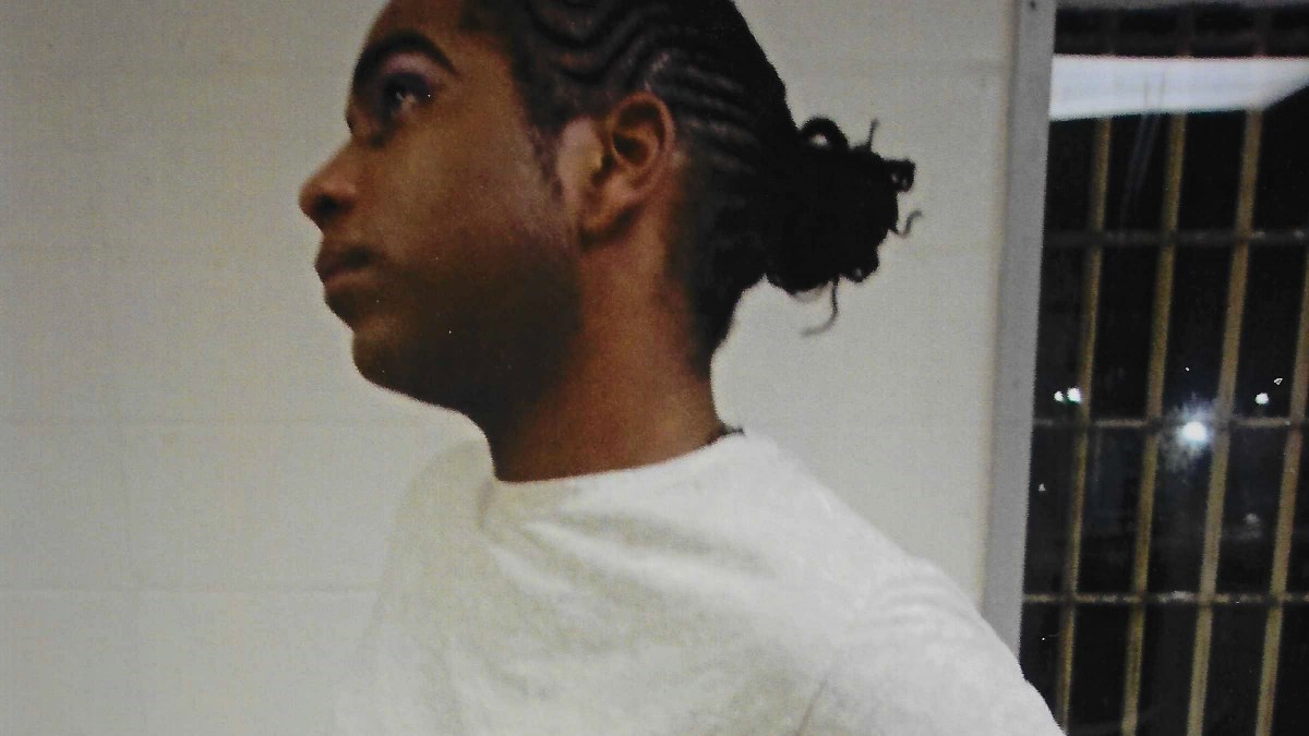 Transrodna zatvorenica napravila djecu dvjema ženama. Premještena u muški zatvor