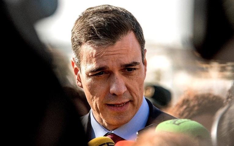 Španjolski premijer obećao ukidanje nošenja maski na ulicama
