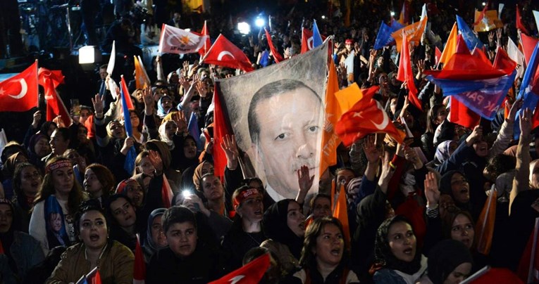 Erdogan ima značajnu prednost, ali nema dovoljno. Turska ide u drugi krug izbora