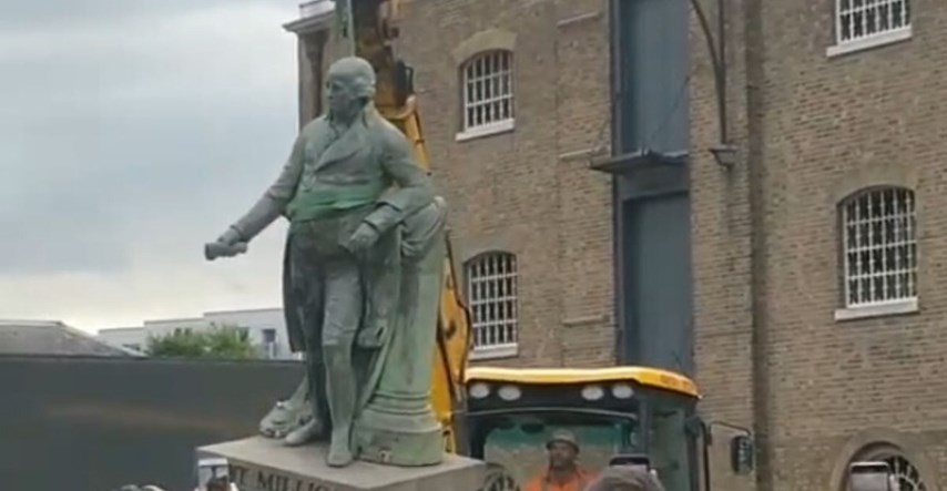 VIDEO Uklonjen kip trgovca robljem koji je stajao ispred Londonskog muzeja