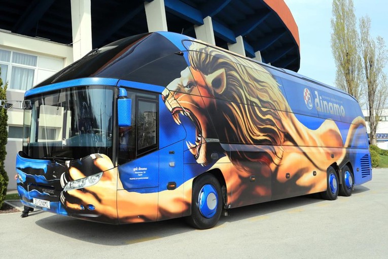 Dinamov autobus krenuo prema Osijeku nakon ogromnih gužvi na autocesti