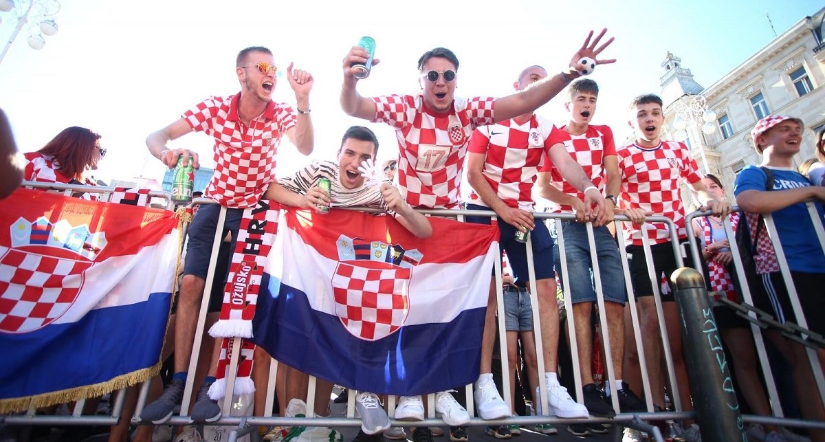 VIDEO Pogledajte reakciju navijača s Trga bana Jelačića na vodstvo Hrvatske