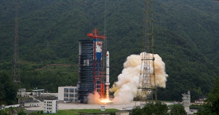 Kineski proizvođač automobila lansirao devet satelita za autonomnu vožnju