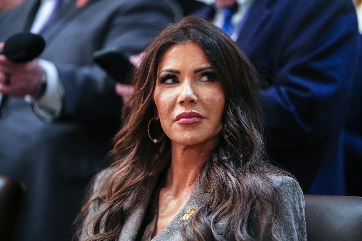 Muž ICE Barbike slao ženama svoje fotografije s lažnim grudima, u kratkim hlačicama