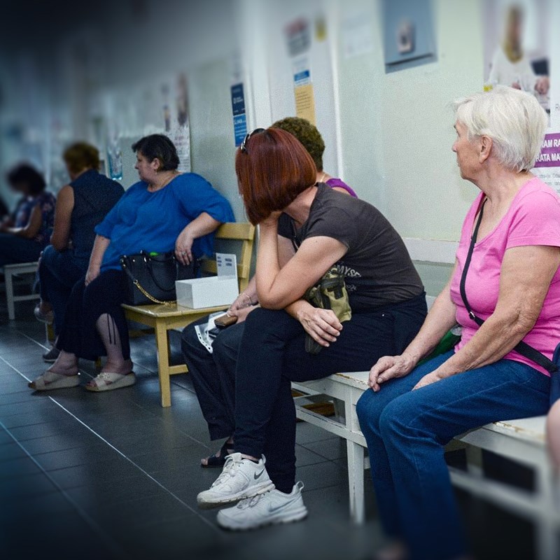 Zbog zakona bez zdravstvenog ostalo gotovo 200.000 ljudi. Ustavni sud šuti