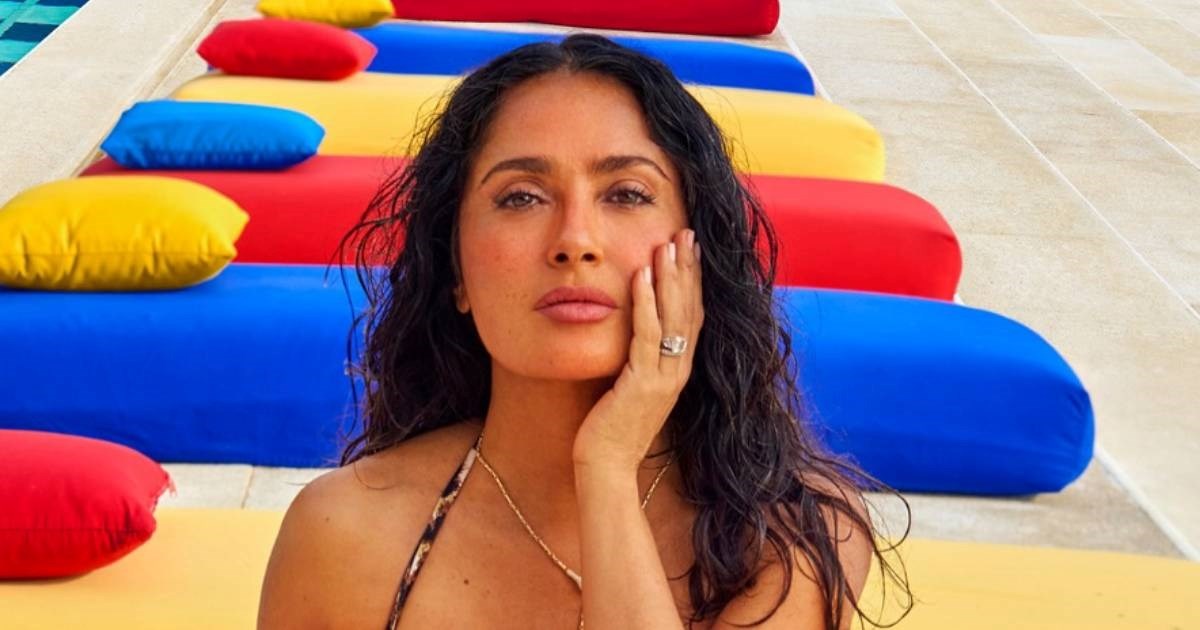 Salma Hayek (58) pozirala u bikiniju za sportski časopis, objavila je fotke