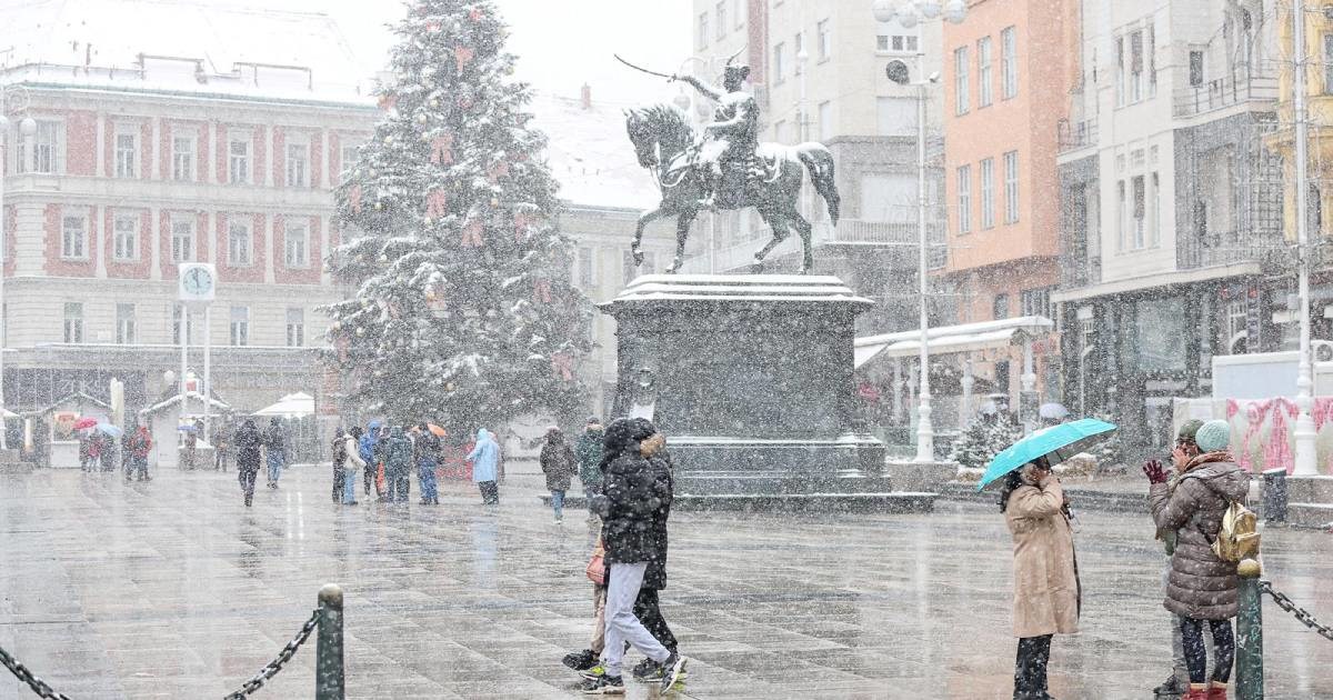 FOTO Utorak u Zagrebu: Snijeg prekrio grad, građani i dalje jure svojim obvezama