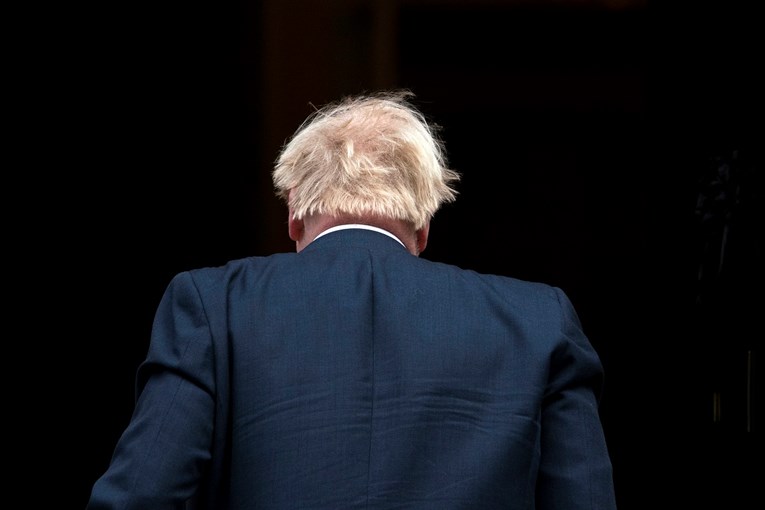 Veliki poraz Borisa Johnsona, odgođeno glasanje o sporazumu o Brexitu