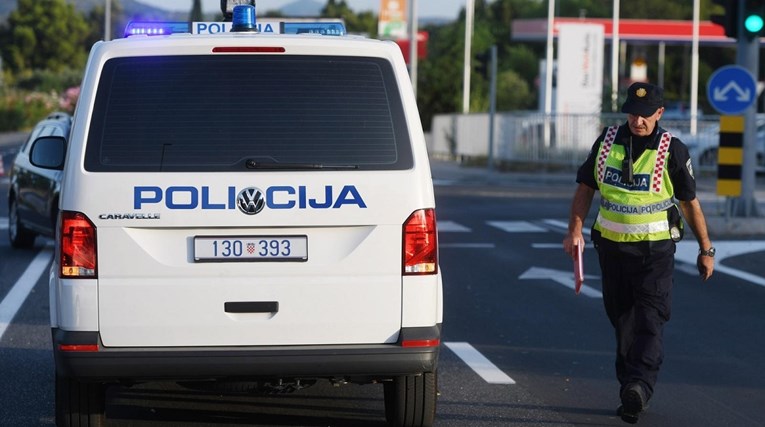 Tinejdžer u Vinkovcima autom naletio na pješakinje, bile su na zebri