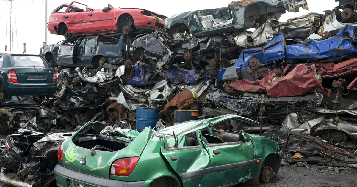 Radnik zgnječio auto na otpadu u Münchenu. Nije primijetio da je čovjek unutra