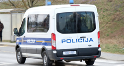 Uhićen krijumčar kod Siska. Prevozio migrante, a bila mu je oduzeta vozačka