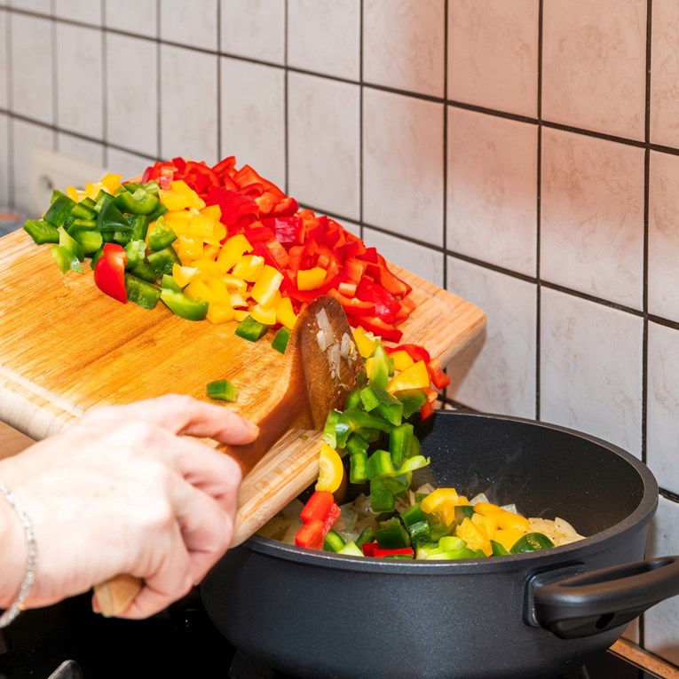 10 trikova koji će vam osjetno skratiti vrijeme kuhanja