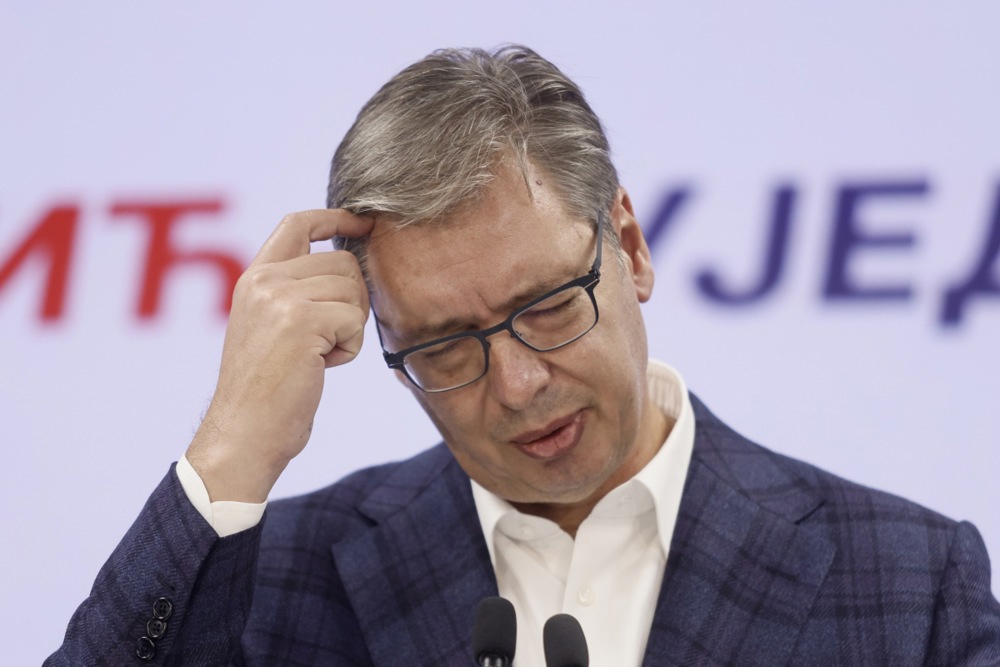 Raspad Vučićeve medijske mašinerije