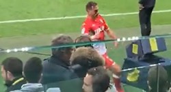 Nogometaš Monaca dobio crveni karton pa bijes iskalio na VAR monitoru