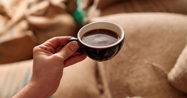 Neuroznanstvenik tvrdi da bismo trebali popiti kavu prije popodnevnog drijemanja