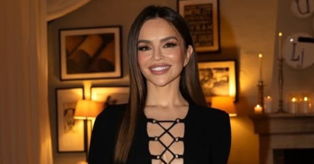 Severina oduševila u crnoj haljini s prorezima