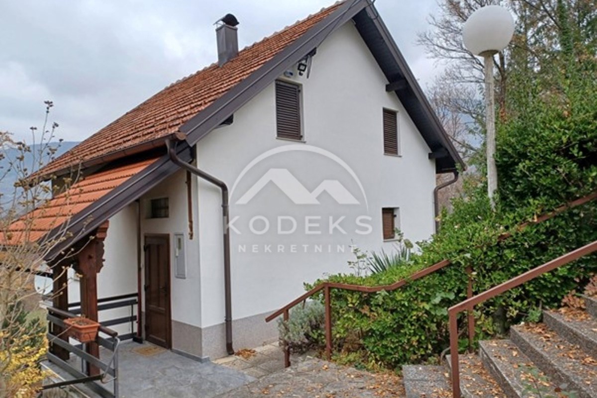 Na pola sata od Zagreba prodaje se kuća s dva stana za 179.000 eura