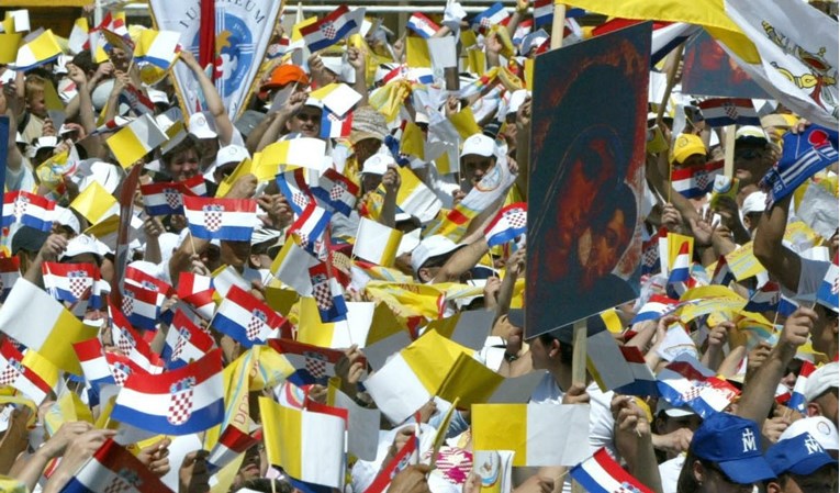 Iako je bila okupirana i usred rata, na današnji dan 1992. Hrvatska je slavila