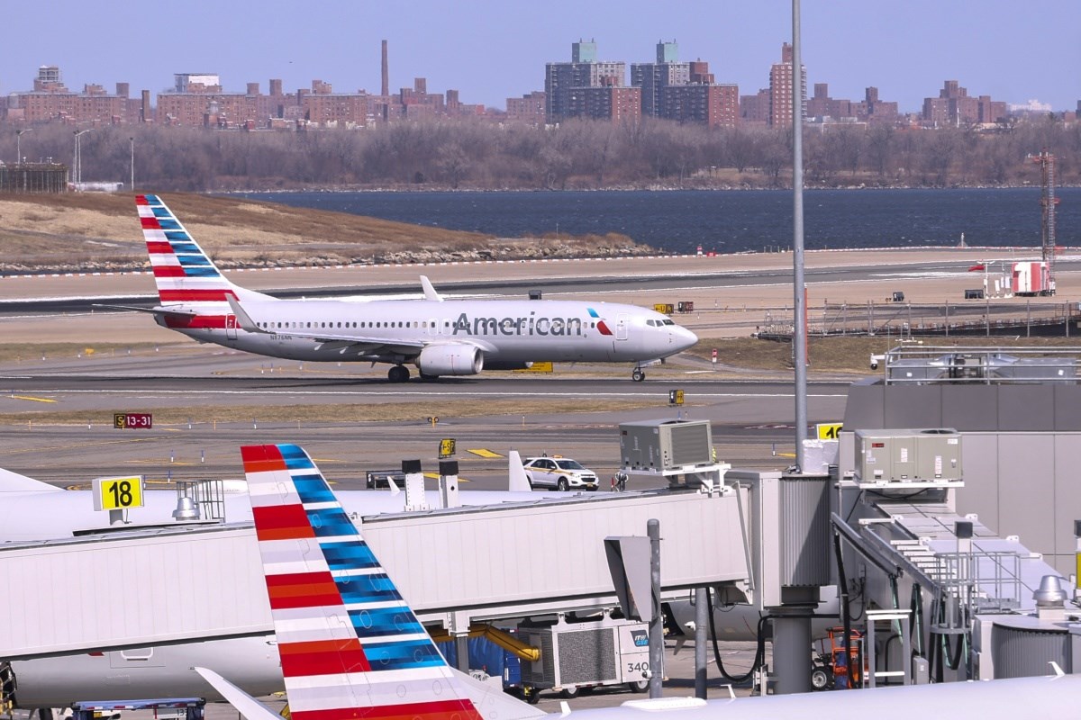 Ilegalni putnik pronađen mrtav u podvozju aviona American Airlinesa