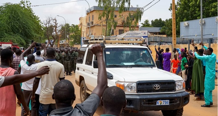 Vojna vlast u Nigeru pritvorila 180 članova bivše vlade, među njima i četiri ministra