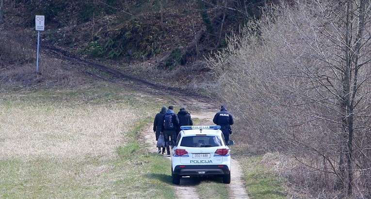 Migranti pobjegli policajki. Jedan od njih kasnije pogodio policajca bocom