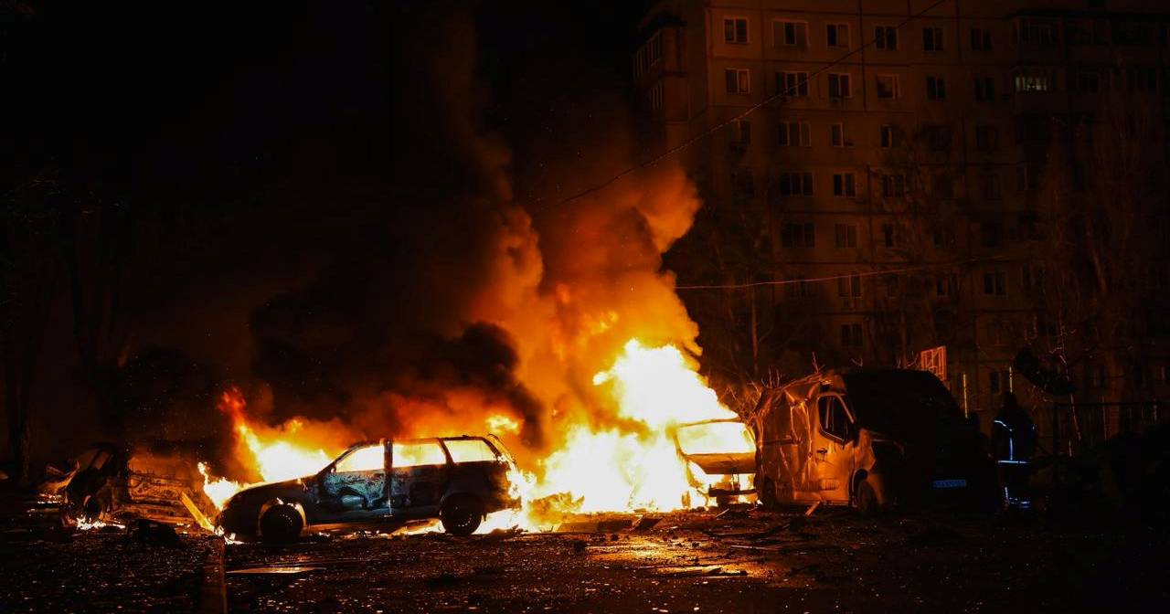 Ruski dronovi pogodili stambenu zgradu u Harkivu. Ima ozlijeđenih, izbio požar