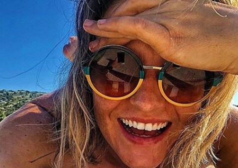 Antonija Blaće oduševila fanove fotkom s plaže: "Jesi ti to u toplesu?"