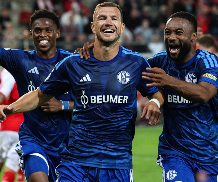 VIDEO Džeko ušao s klupe i spasio Schalke blamaže. Zabio dva gola i asistirao