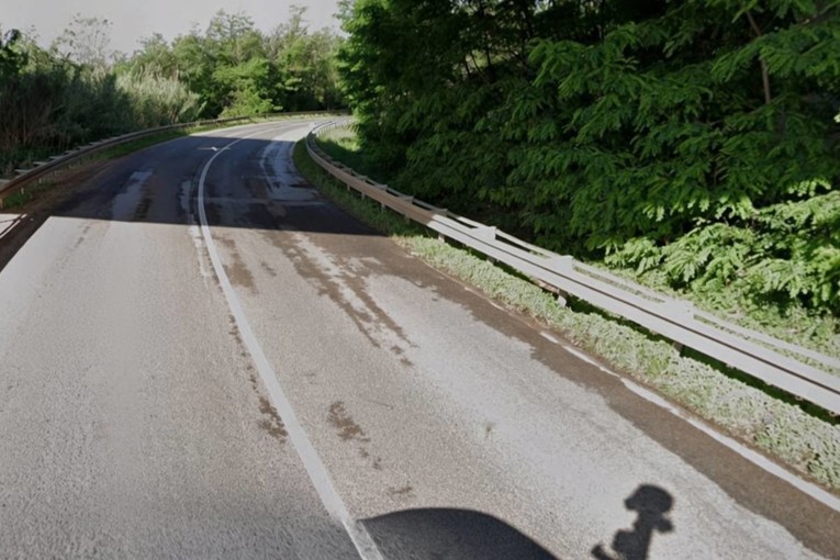 Autobus s djecom sletio s ceste u Istri, nitko nije ozlijeđen. Vozio ga Filipinac 