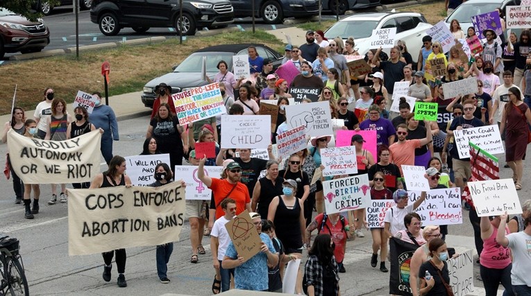 Stanovnici Kansasa glasali protiv ograničenja prava na pobačaj