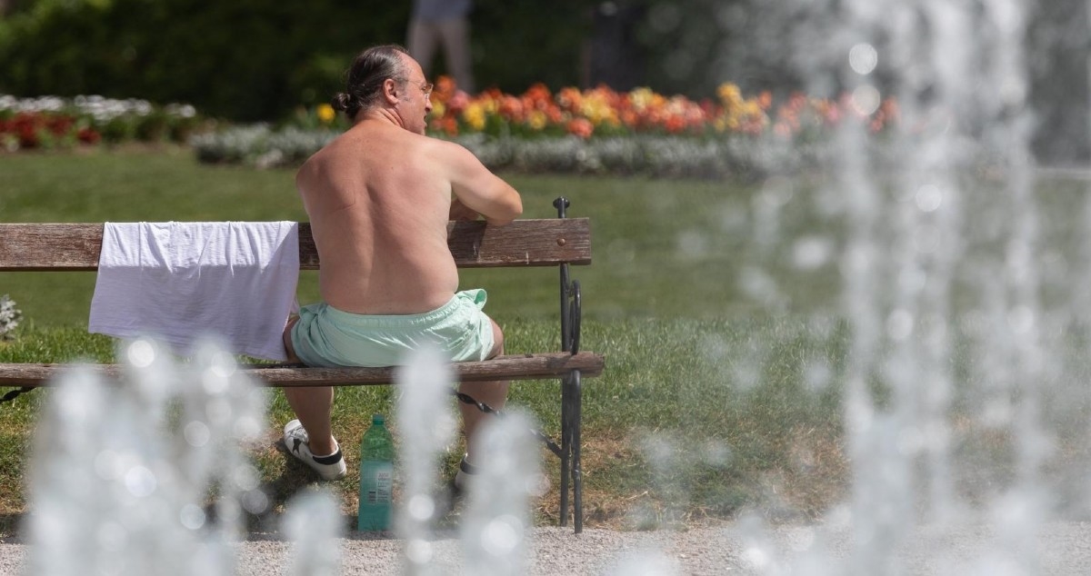 Traže se voda i hlad: Pogledajte kako se ljudi u centru Zagreba nose s vrućinom